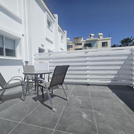 2Bd Garden Apartment Paphos Exterior foto